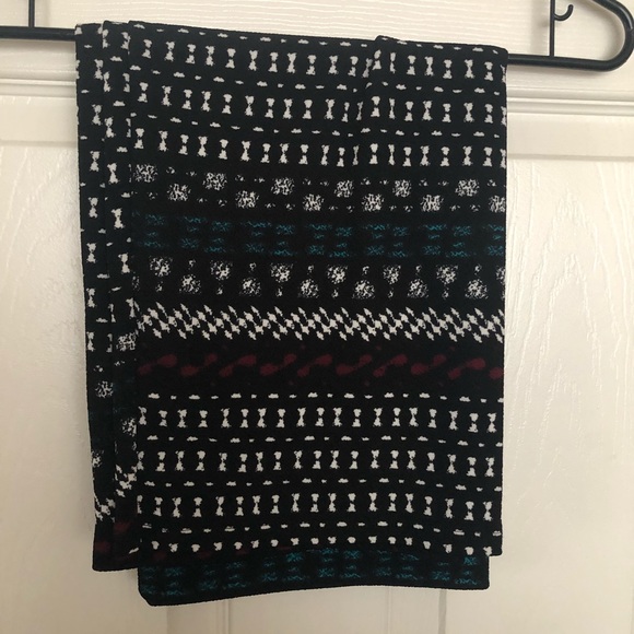Jupe LuLaRoe Cassie – Bleu/Noir/Bleu Clair/Rouge – Taille S – Très Bon État